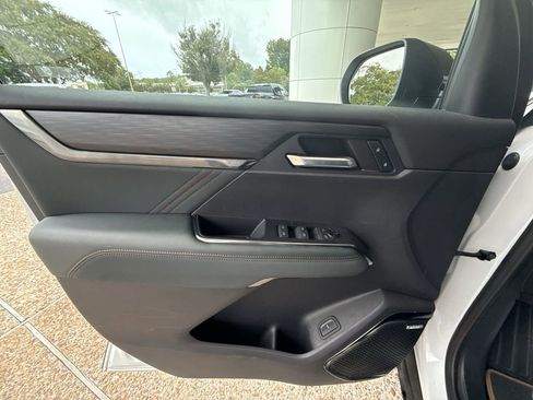 Certified 2024 GMC Acadia AT4 w/ LPO, Floor Liner Package AWD/4WD image 20