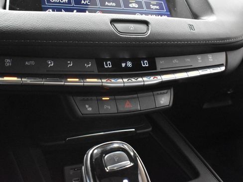 Used 2021 Cadillac XT4 Premium Luxury w/ Cold Weather Package FWD image 19