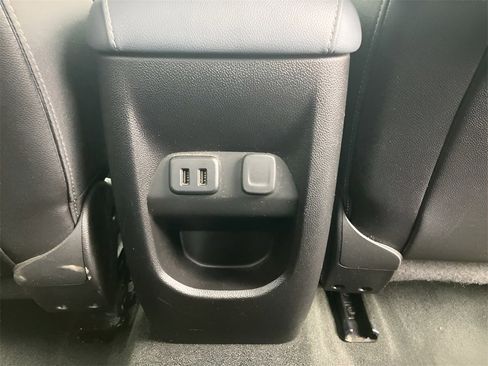 Used 2018 Chevrolet Colorado Z71 image 33