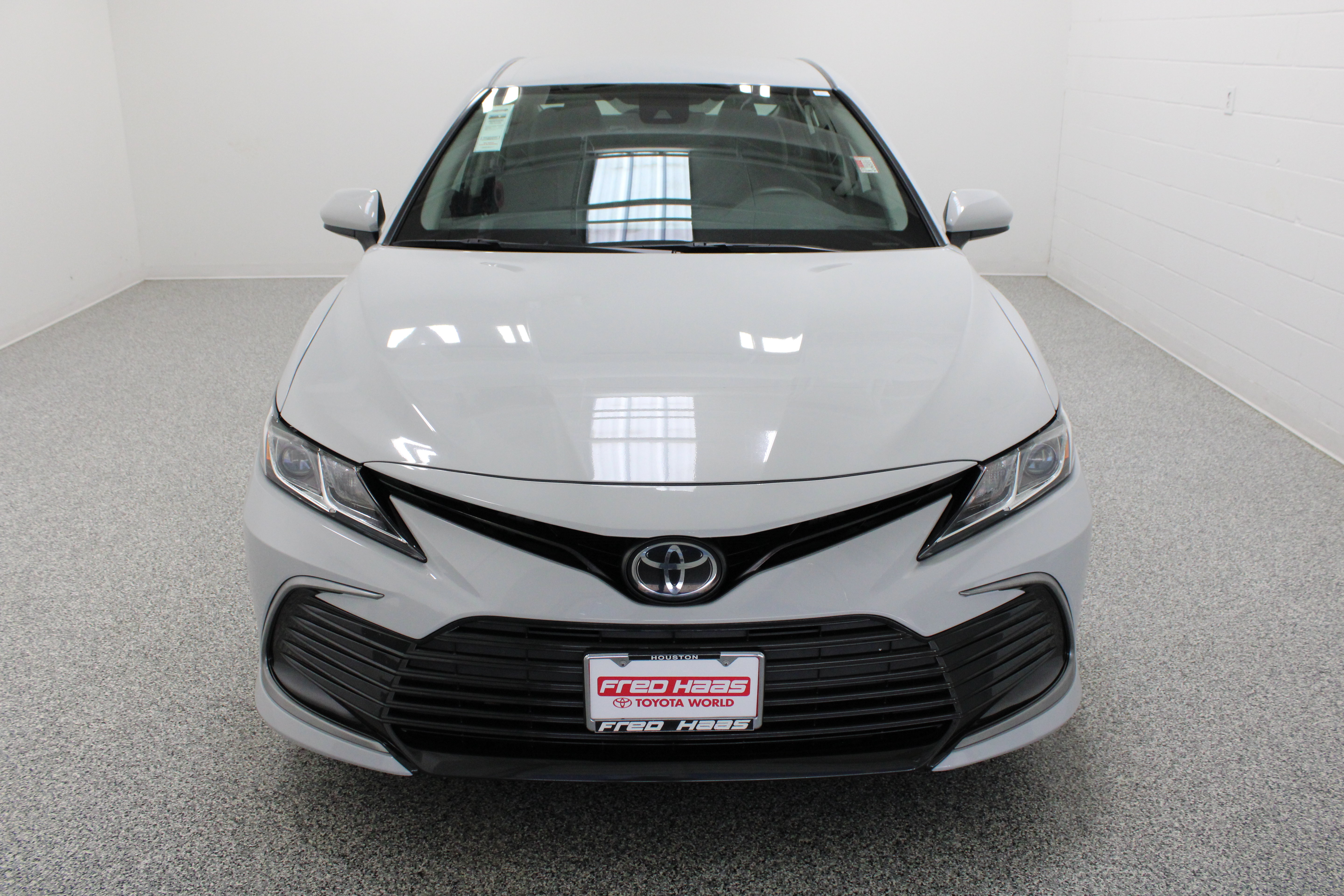 Used 2024 Toyota Camry LE FWD image 3