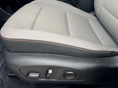 Used 2024 Chevrolet Traverse LT image 21