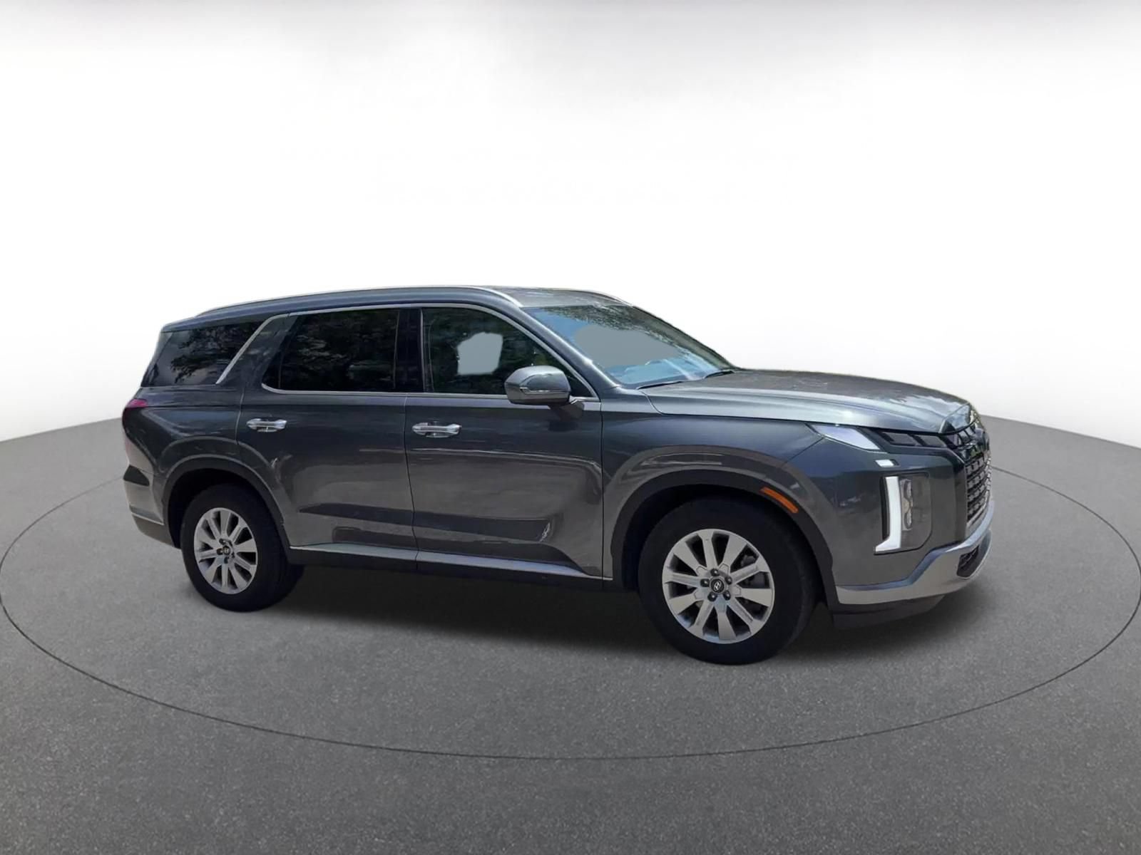 Used 2025 Hyundai Palisade SEL FWD image 2