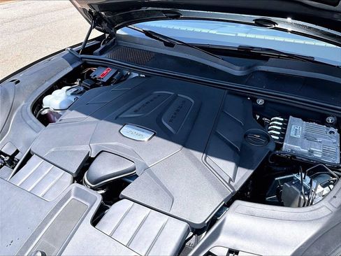 Certified 2023 Porsche Cayenne AWD/4WD image 24