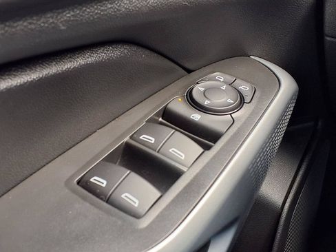 Used 2024 Chevrolet Trax LS w/ LS Convenience Package FWD image 19