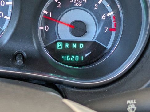 Used 2014 Chrysler 200 Touring image 25