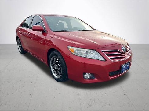 Used 2011 Toyota Camry XLE image 5
