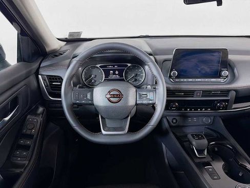 Certified 2025 Nissan Rogue SV AWD/4WD image 18
