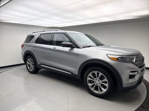 Used 2022 Ford Explorer Limited w/ Equipment Group 301A image 7