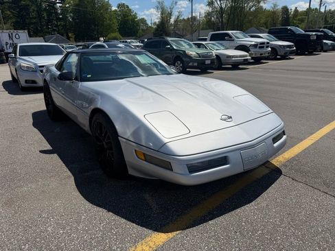 Used 1996 Chevrolet Corvette Coupe RWD image 1