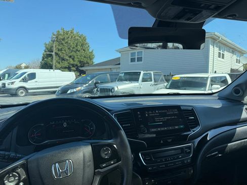 Used 2021 Honda Pilot Touring image 10