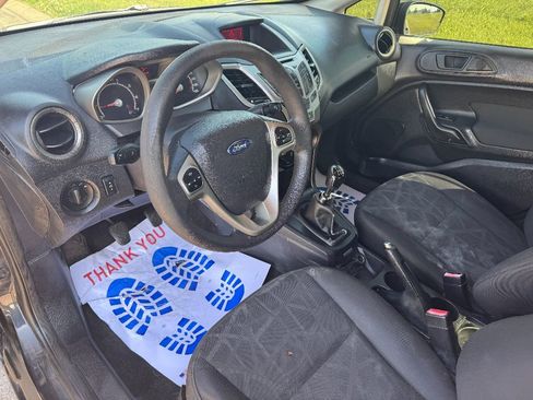 Used 2011 Ford Fiesta SE w/ 203A Rapid Spec Order Code image 13