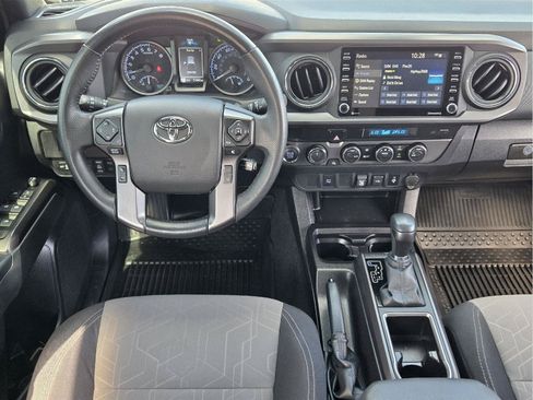 Used 2022 Toyota Tacoma TRD Sport AWD/4WD image 25