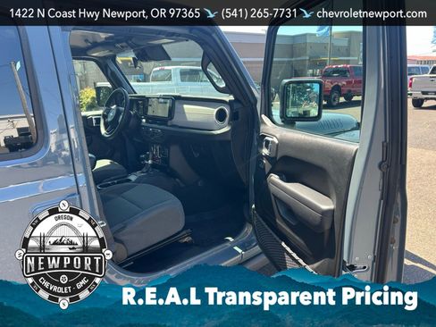 Used 2024 Jeep Wrangler Unlimited AWD/4WD image 32