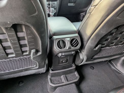 Used 2020 Jeep Wrangler Unlimited Rubicon image 33