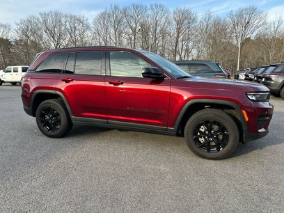Used 2025 Jeep Grand Cherokee Laredo