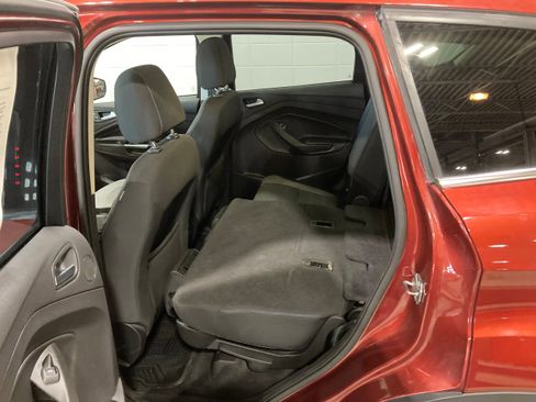 Used 2016 Ford Escape SE w/ Equipment Group 201A image 17