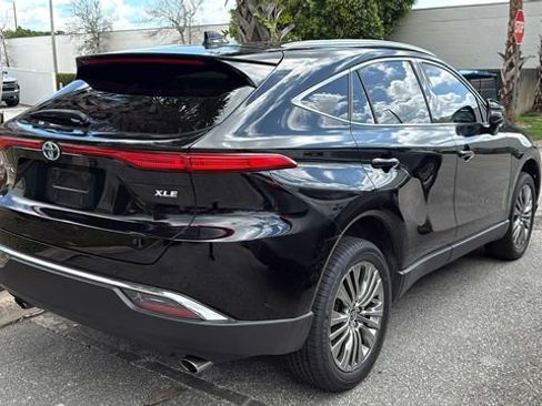 Used 2023 Toyota Venza XLE AWD/4WD image 9
