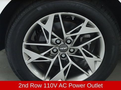 Used 2022 Genesis GV70 2.5T w/ Advanced Package image 13