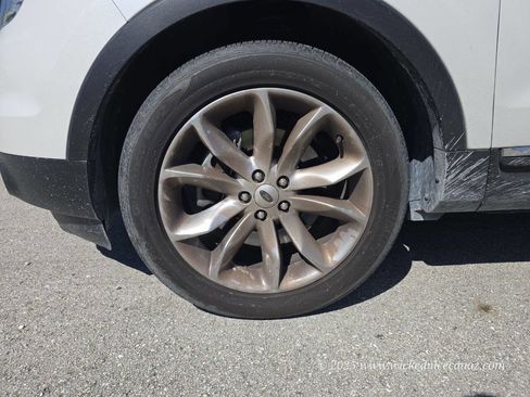 Used 2015 Ford Explorer XLT w/ Equipment Group 202A image 31