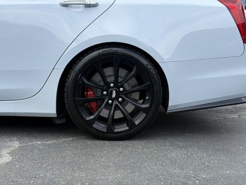 Used 2018 Cadillac CTS V w/ Carbon Fiber Package image 12