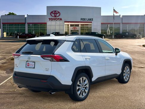 Used 2020 Toyota RAV4 XLE Premium AWD/4WD image 5