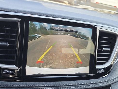 New 2026 Chrysler Pacifica Select FWD image 24