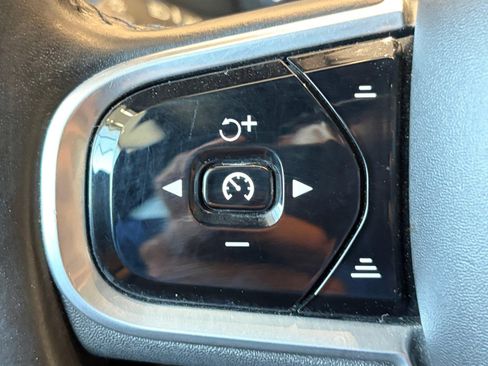 Used 2017 Volvo XC90 T6 Momentum w/ Vision Package AWD/4WD image 29
