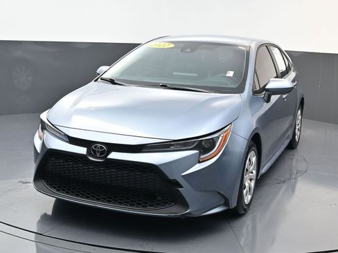 Used 2022 Toyota Corolla LE FWD image 7