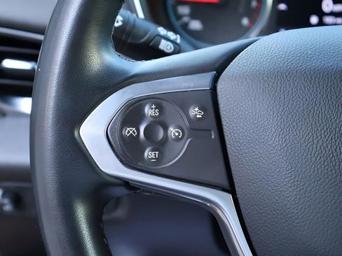 Used 2023 Chevrolet Traverse LT image 35