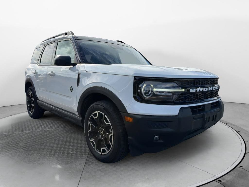 Used 2025 Ford Bronco Sport Outer Banks AWD/4WD image 4