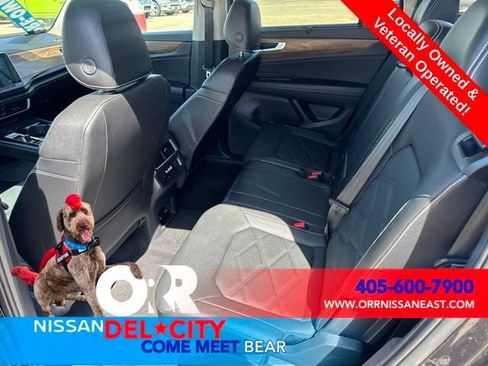 Used 2025 Volkswagen Atlas SE FWD image 9