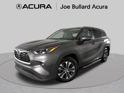Used 2023 Toyota Highlander XLE