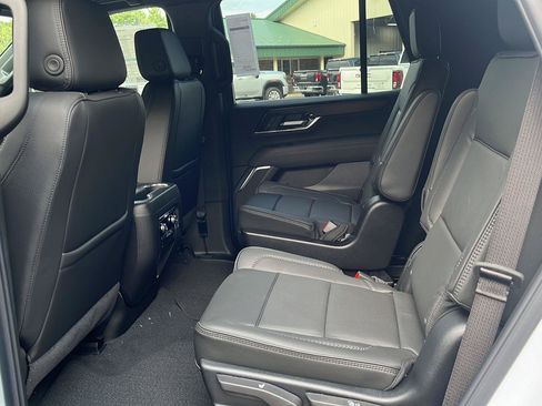 New 2026 GMC Yukon Denali w/ Sun & Power Step Package AWD/4WD image 10