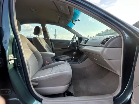 Used 2005 Toyota Camry LE FWD image 14