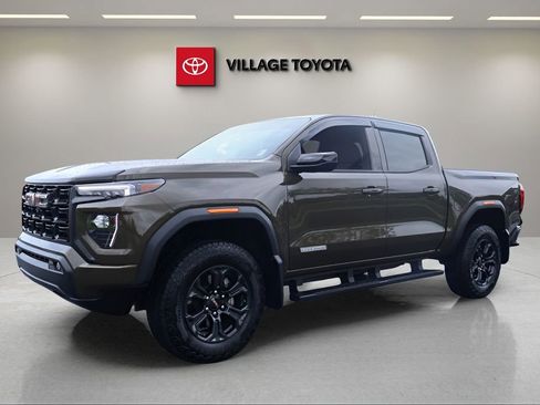 Used 2025 GMC Canyon Elevation w/ Convenience Package RWD image 1