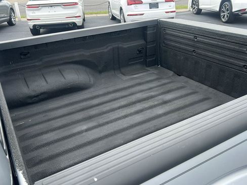 Used 2019 Nissan Frontier SV AWD/4WD image 10