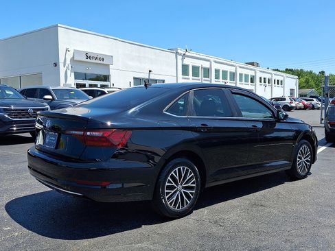 Certified 2021 Volkswagen Jetta SE w/ SE Cold Weather Package FWD image 6