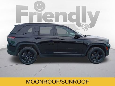 Used 2023 Jeep Grand Cherokee Altitude AWD/4WD image 6