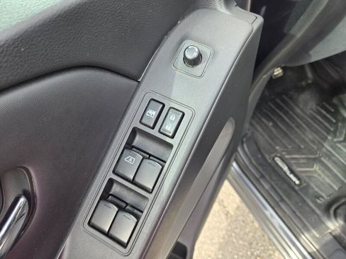 Used 2022 Nissan Frontier SV AWD/4WD image 20