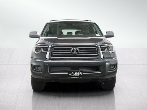 Used 2018 Toyota Sequoia SR5 AWD/4WD image 8