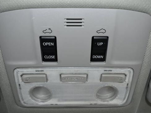 Used 2013 Toyota RAV4 Limited image 31