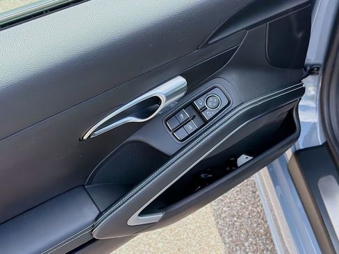 Used 2025 Porsche 718 Cayman image 20