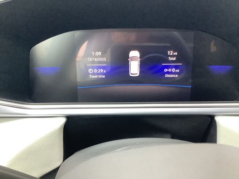 New 2026 Volkswagen Taos SE FWD image 12