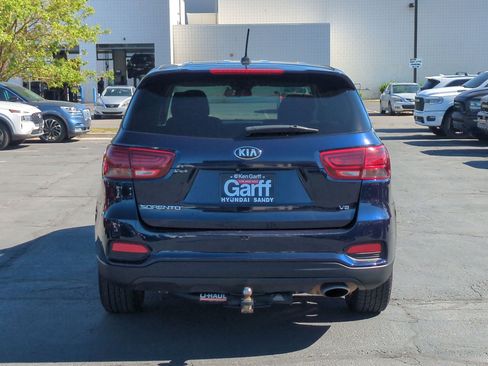 Used 2020 Kia Sorento AWD V6 image 5