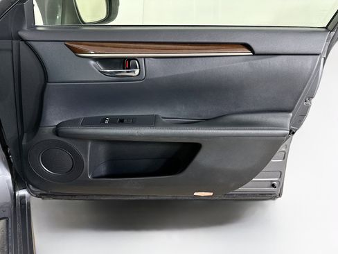 Used 2013 Lexus ES 350 w/ Premium Pkg image 32