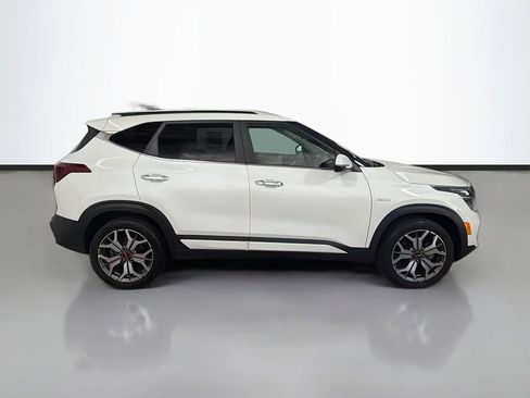 Used 2023 Kia Seltos SX w/ SX Sunroof Package AWD/4WD image 11