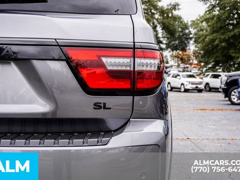 Used 2024 Nissan Armada SL w/ Midnight Edition Package image 17