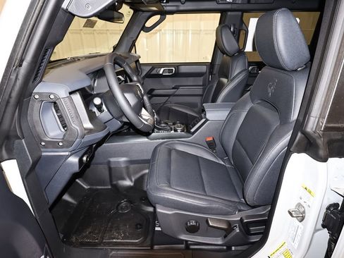 New 2026 Ford Bronco Badlands image 11