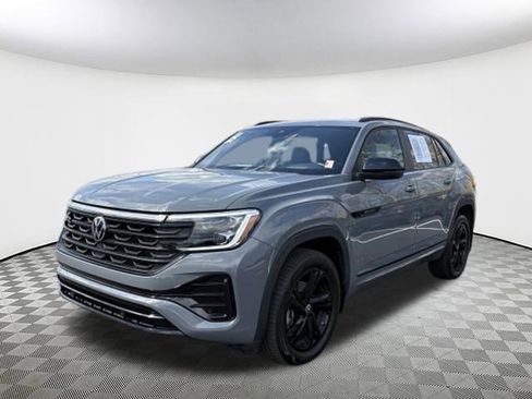 Used 2025 Volkswagen Atlas Cross Sport SEL R-Line image 3