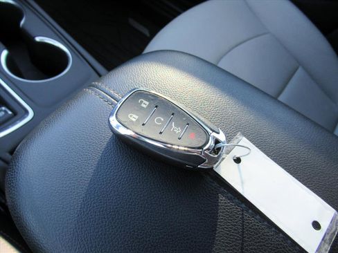 Used 2021 Chevrolet Equinox Premier image 34